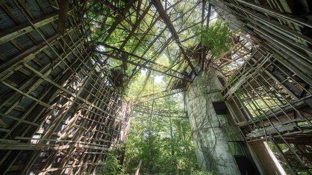 美しく儚い廃墟の魅力を感じる 変わる廃墟展 が東京 浅草で開催 ルトロン