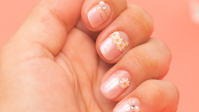 不器用さんでも仕上がりプロ級 入門お花フレンチネイル ルトロン