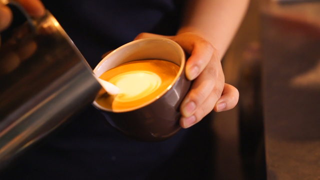 目黒の1000冊の本が揃うブックカフェ Heimat Cafe Dining ルトロン