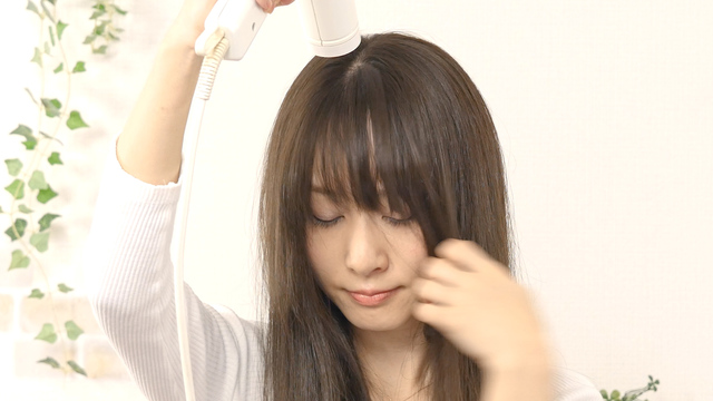 前髪の割れや髪のハネ ボリュームを出したい時に ヘアアレンジの悩み対処法3選 ルトロン