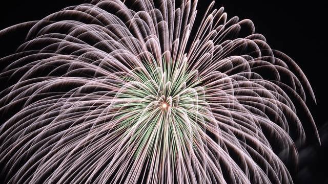 花火 音楽 自然のコラボが圧巻 第70回青梅市納涼花火大会 ルトロン