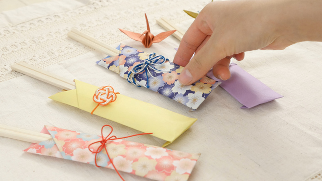 パーティーやお正月の食卓を飾る 折り紙で簡単おもてなし 箸袋の作り方 ルトロン