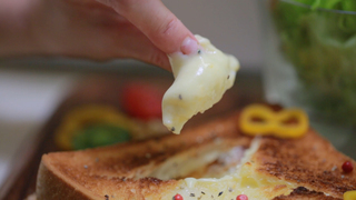 食パンでチーズフォンデュ！？家にあるもので作れるとろ～りトーストディッシュレシピ