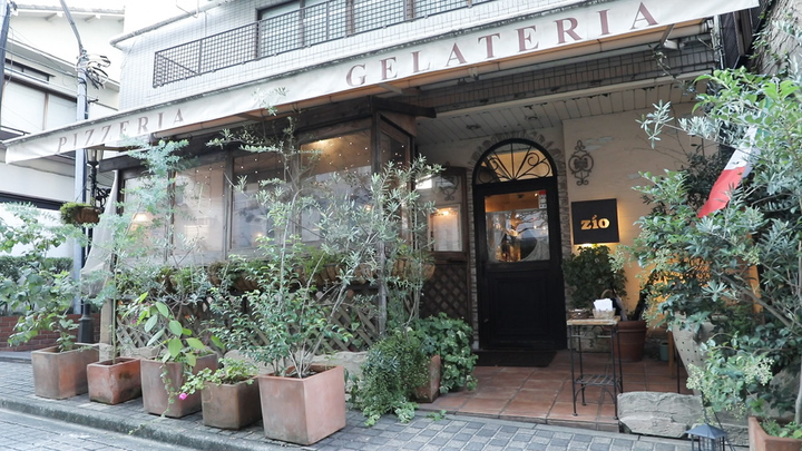 神楽坂の名店 豊富なワインとピッツァが自慢の Pizzeria Gelateria Zio ルトロン 神楽坂の名店 豊富なワインとピッツァが自慢の Pizzeria Gelateria Zio ルトロン