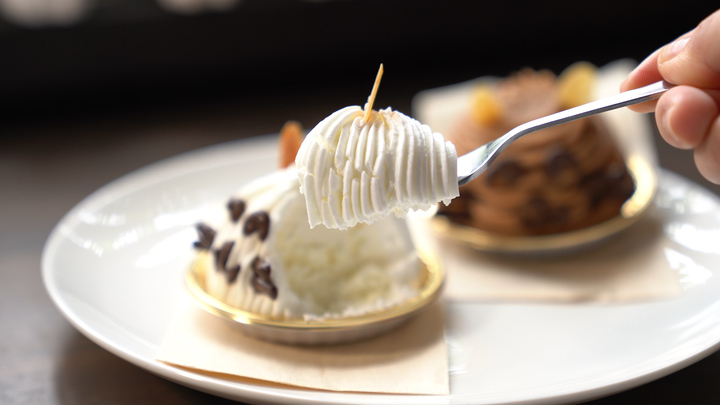 招き猫の絵付けも 千駄木 カフェ猫衛門 のキュートな猫スイーツ ルトロン