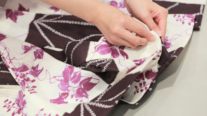 浴衣の簡単なたたみ方を動画で解説 キレイに小さくたたむ方法 ルトロン