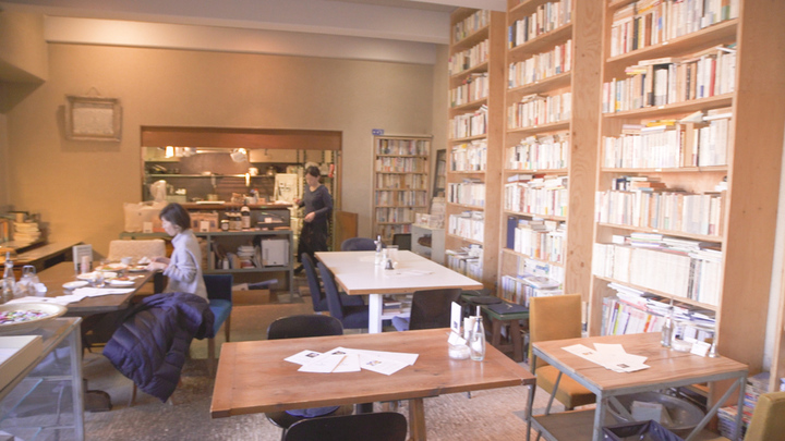 ブックカフェ 小説と食で楽しむ 文学 の世界 Bundan Coffee Beer ルトロン