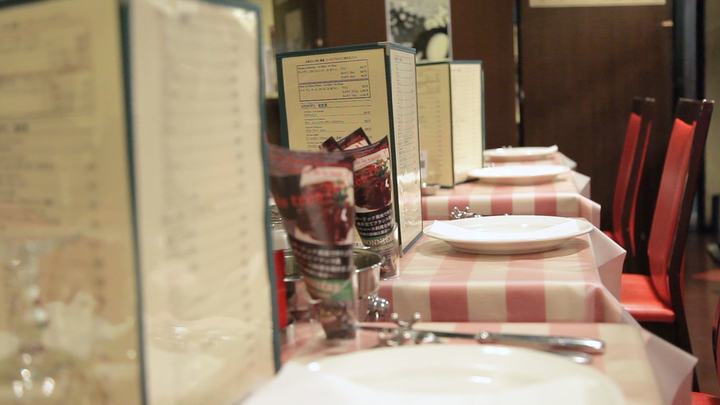 ワインを片手に昔懐かしフレンチを味わう 新宿三丁目駅すぐの フランス料理店 クレッソニエール ルトロン