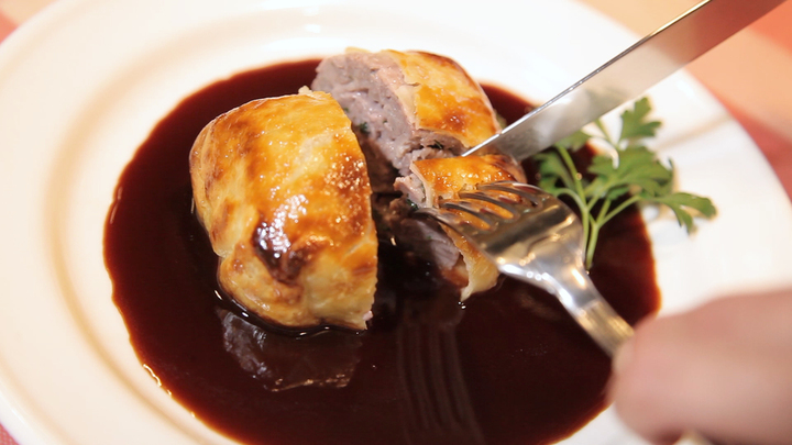 ワインを片手に昔懐かしフレンチを味わう 新宿三丁目駅すぐの フランス料理店 クレッソニエール ルトロン