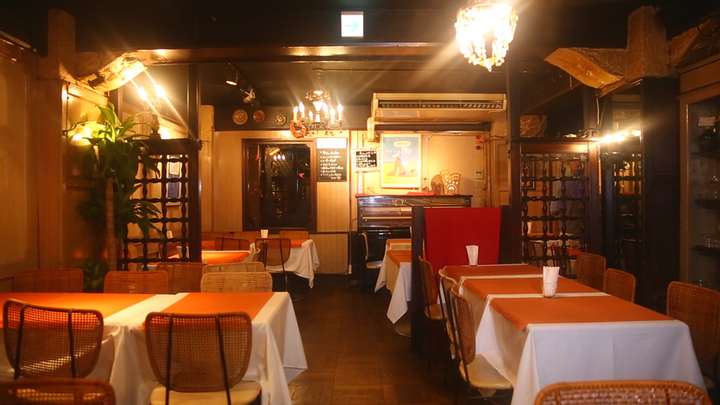 日本橋の路地裏で愛され続ける老舗 グリルシャトー で昔ながらの洋食に舌鼓 ルトロン