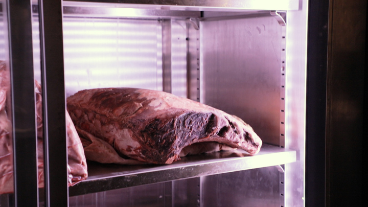 店主こだわり熟成肉で至福の時間 恵比寿の隠れ家ステーキ店 Rusteaks ルトロン