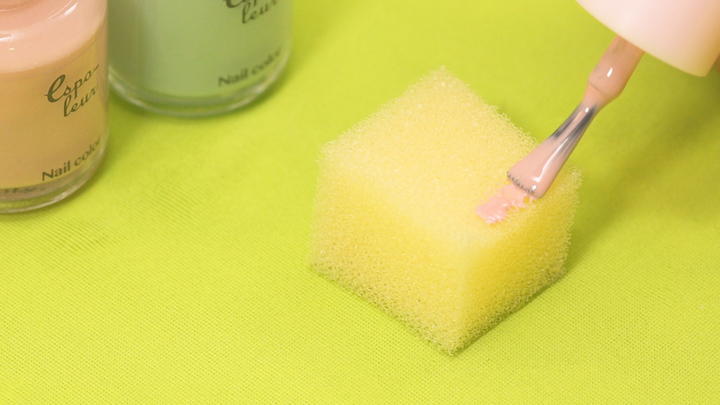 平日を楽しむ美爪週間 100均でつくるグラデーションネイル ルトロン