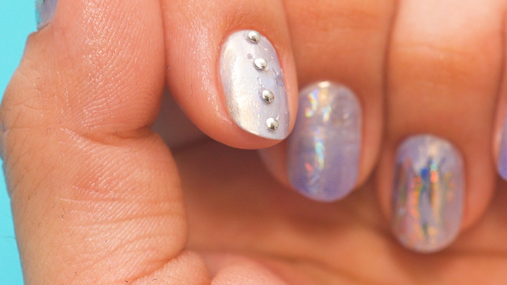 プチプラで簡単 あざやかな宇宙色オーロラネイル ルトロン