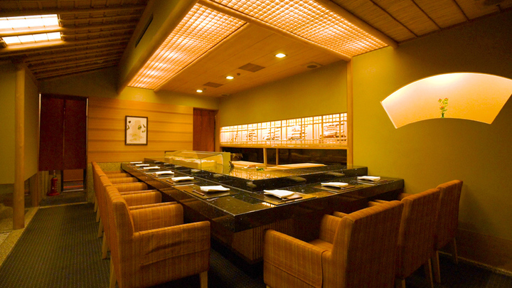 一見さんも安心 ホテルメトロポリタンエドモント 鮨 海彦 で味わうお手軽カウンター寿司 ルトロン