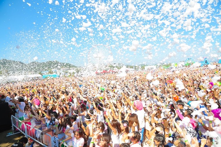 泡まみれ でゴールを目指す 東京 大阪 バブルランlike Hawaii ルトロン