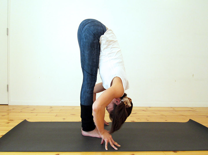 お悩み 立って前屈するときにももの裏側を痛めないようにするには ルトロン