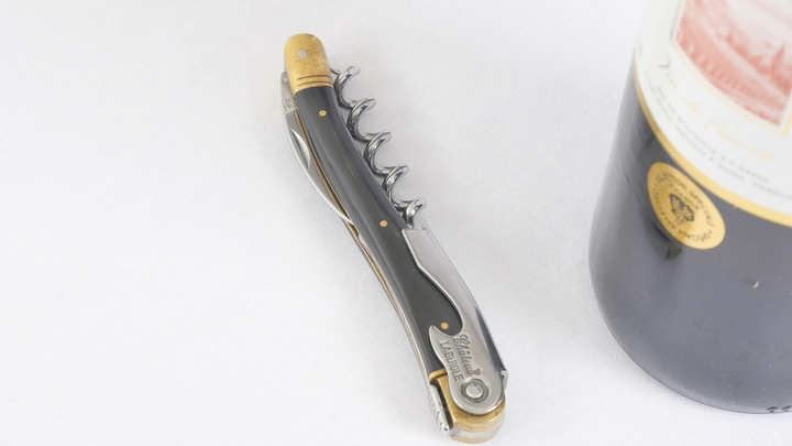 ワインの開け方には種類がある 失敗しないワインオープナーの使い方 ルトロン