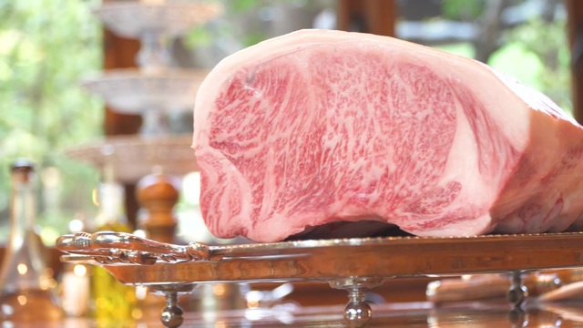 和洋が融合した非日常空間 独創的な高級鉄板料理店 八王子うかい亭 で味わう最上級の黒毛和種ステーキ ルトロン