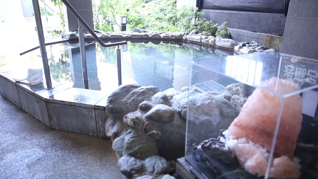 海風感じる露天風呂を満喫 岩塩温泉 りんくうの湯 ルトロン 海風感じる露天風呂を満喫 岩塩温泉 りんくうの湯 ルトロン