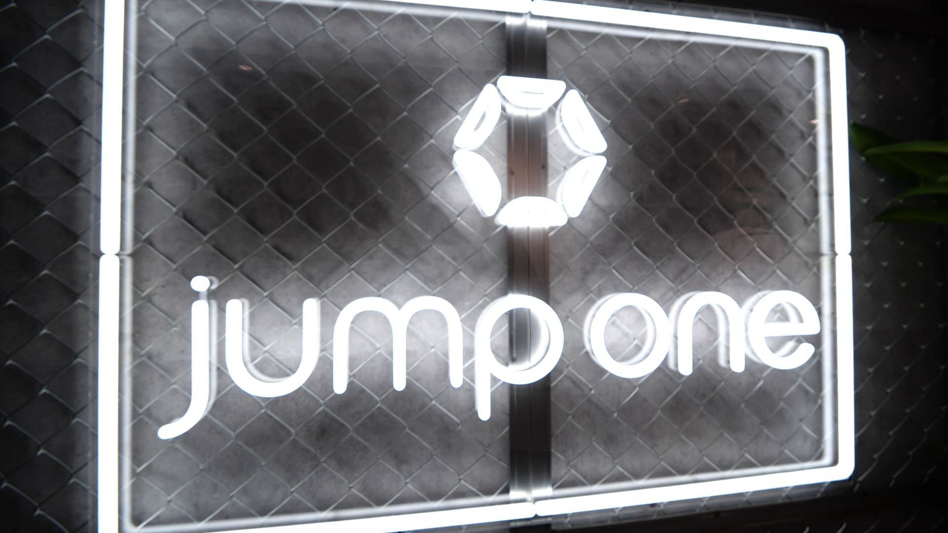 Jump One Ginza 4 ルトロン